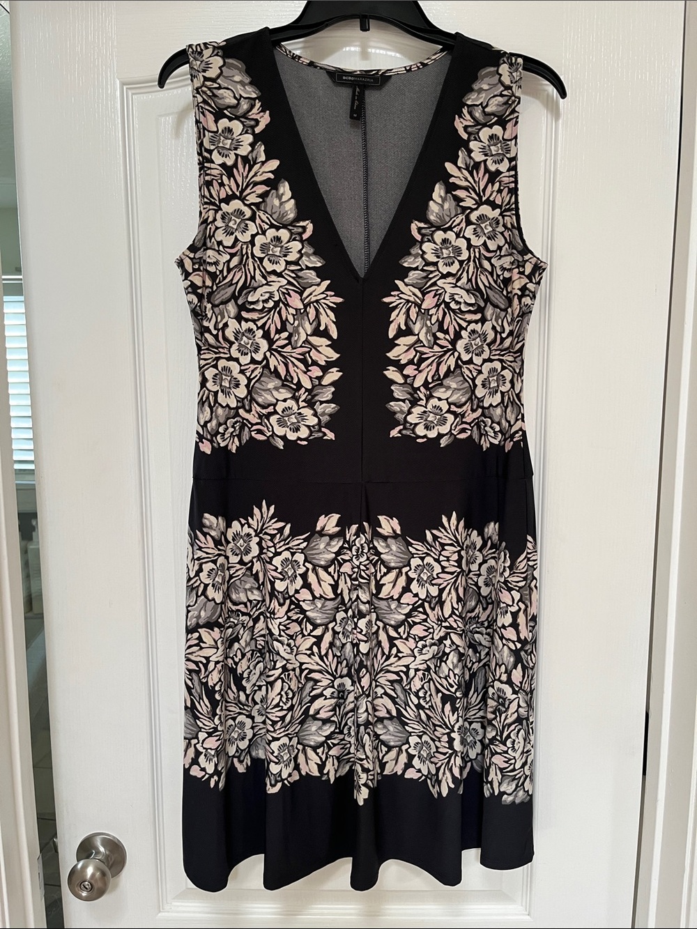 BCBGMaxAzria Black Floral V-Neck Fit-and-Flare Dress, M